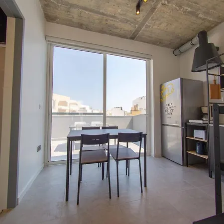 Le Roy 1-bedroom - Close To Promenade Apartment